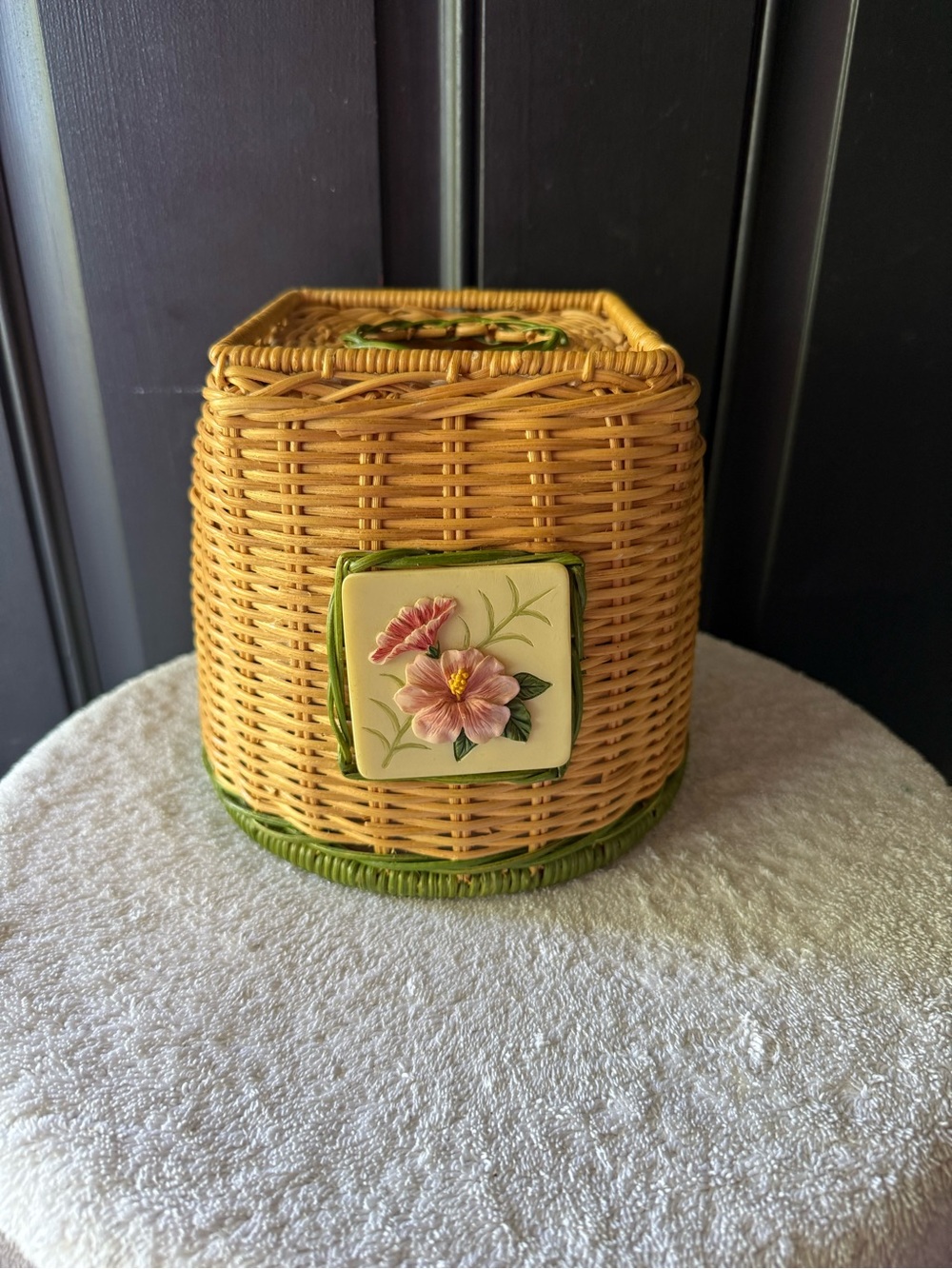 Vintage Waverly Paradise Island Tissue Box Woven Wicker